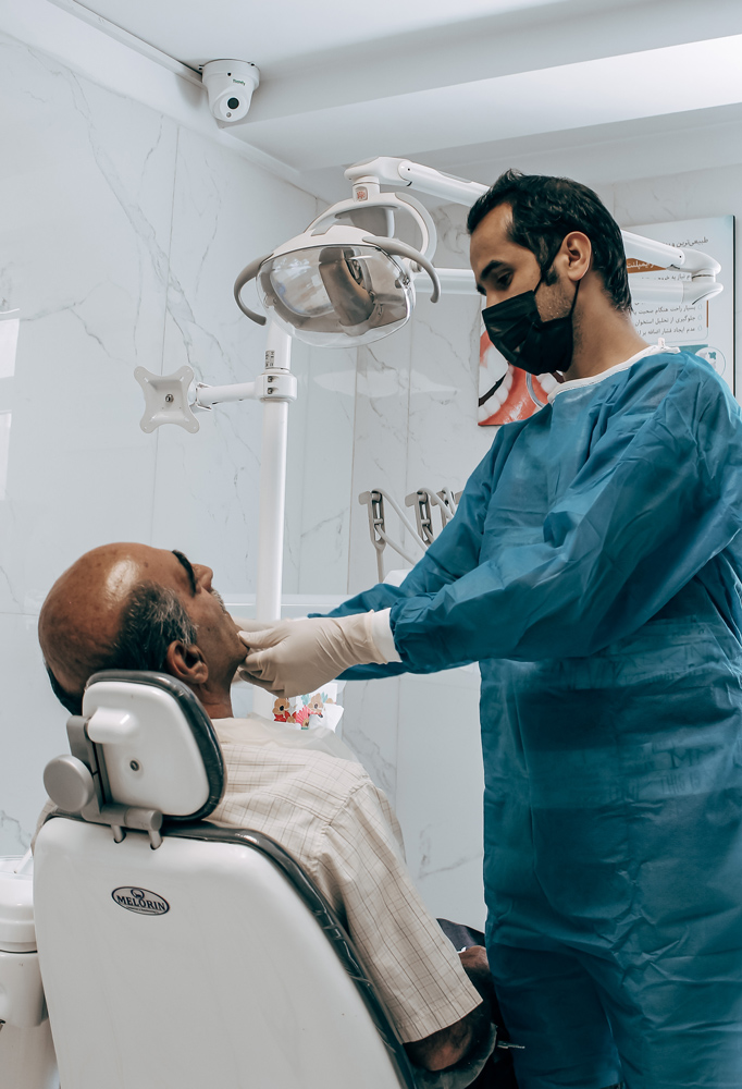 متخصص پروتز دندان